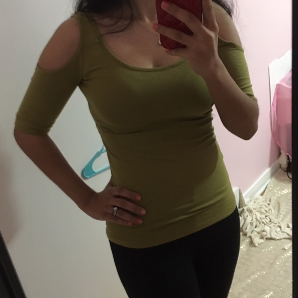 NWT Cold Shoulder Top